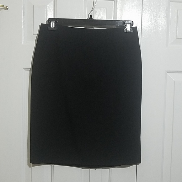 Banana Republic Wool Blend Pencil Skirt NWT Size 10 Black Lined Office Classic - Picture 2 of 6